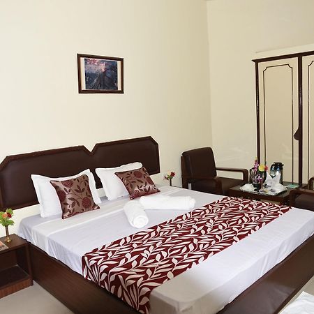 Hotel Lumbini International Bodh Gaya Extérieur photo