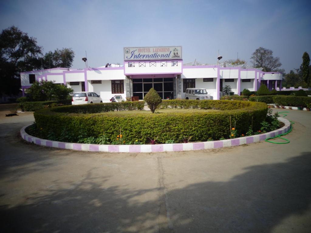 Hotel Lumbini International Bodh Gaya Extérieur photo