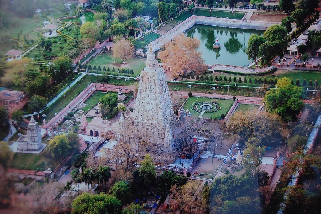 Hotel Lumbini International Bodh Gaya Extérieur photo