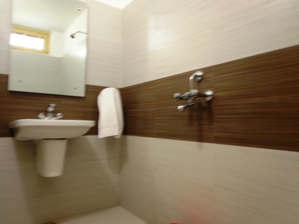 Hotel Lumbini International Bodh Gaya Extérieur photo
