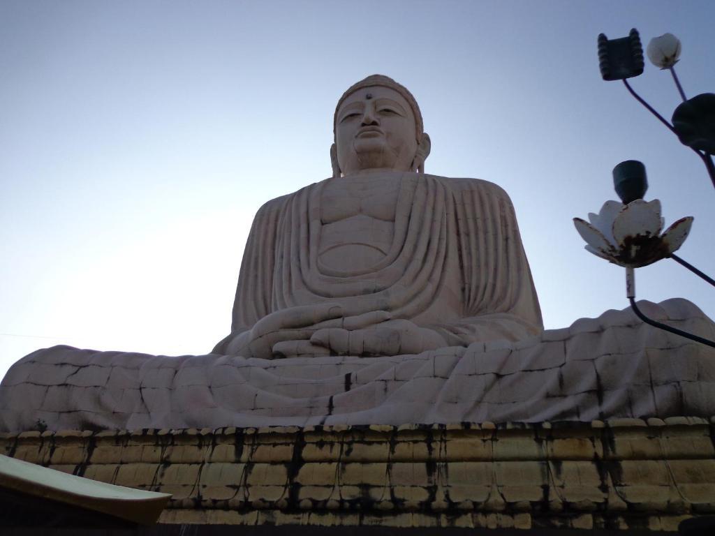 Hotel Lumbini International Bodh Gaya Extérieur photo