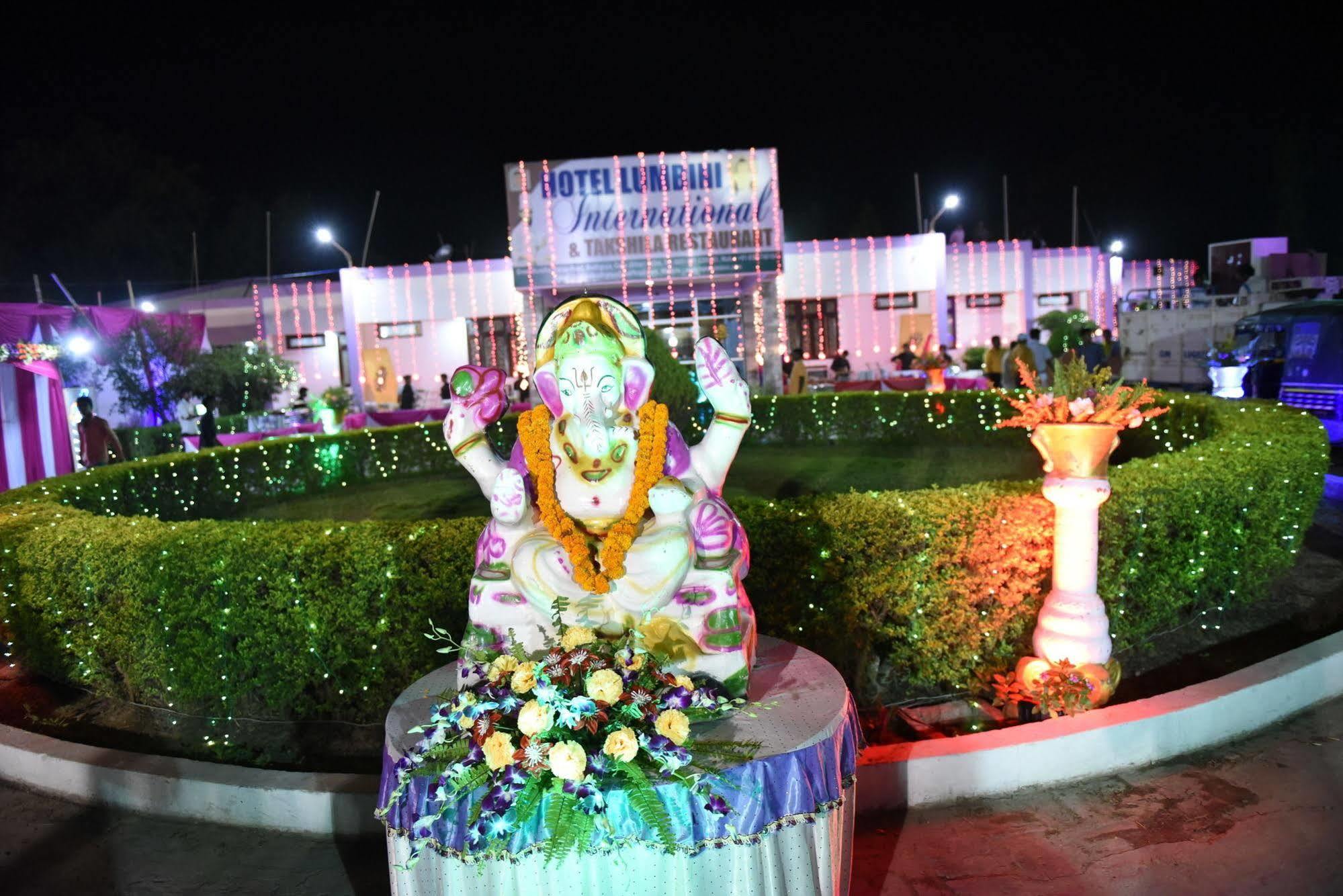 Hotel Lumbini International Bodh Gaya Extérieur photo