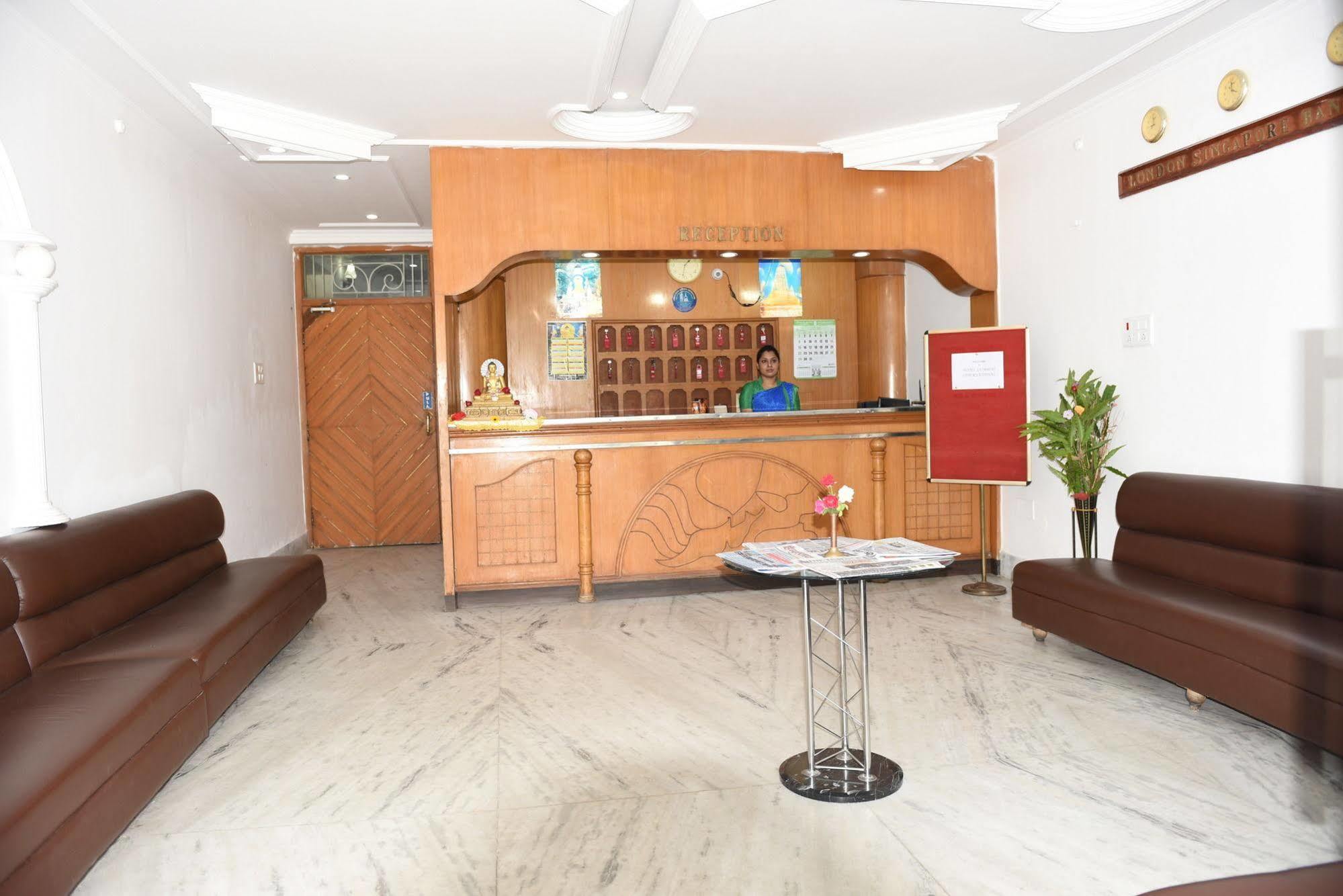 Hotel Lumbini International Bodh Gaya Extérieur photo